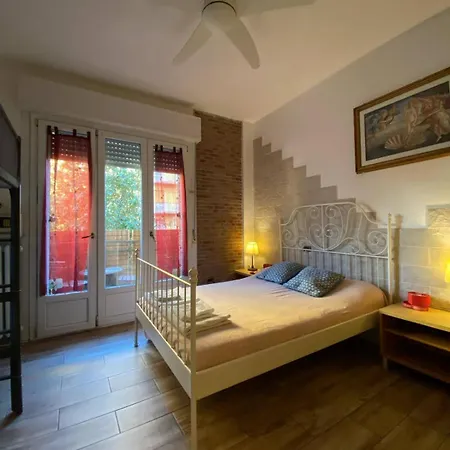 Konukevi Europe Station Parma